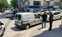 Kurumlardan 'Çocuğum hasta' diyerek para topluyordu: Eşinin üzerine kayıtlı 2 araç çıktı