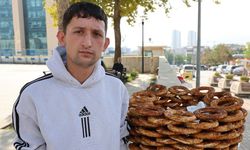 Tezgahına simit 20 TL yazıp, KPSS'ye girdi! 'Fazlasıyla içerisine bırakmışlardı'