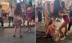 Kadınları Rahatsız Eden Turist, Tekme ve Yumruklarla Darbedildi