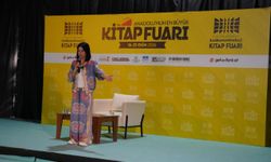 Kahramanmaraş Kitap Fuarı'nda Reyhan Çınar'dan Türkçe uyarısı!