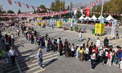 Kahramanmaraş Kitap Fuarı'nda Şermin Yaşar izdihamı! Çocuklar imza için sıraya girdi
