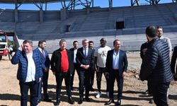Kahramanmaraş'ın 17 bin 500 kişilik stadyumuna futbolun efsanelerinden tam not