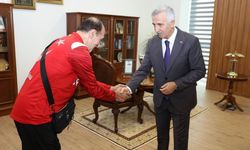 Kahramanmaraş’ta dünya şampiyonu Teyfik Çelik’e Valilik kabulü