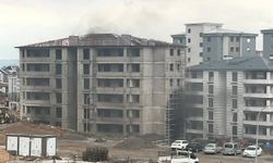 Kahramanmaraş'ta inşaat halindeki binada korkutan yangın