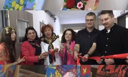 Kahramanmaraş’ta öğrencilerin 300 eseri sergilendi! Estonyalı misafirler de katıldı