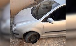 Kahramanmaraş'ta otomobil yolda oluşan çukura düştü