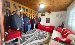 Kahramanmaraş’ta şehitler kabirleri başında dualarla anıldı