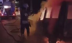 Kahramanmaraş'ta seyir halindeki hafif ticari araç alev alev yandı