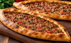 Kapısında kuyruk oluşan ünlü pideci, at ve eşek eti kullanmış