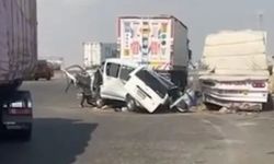 Minibüs ile TIR Çarpıştı: 10 Ölü, 24 Yaralı