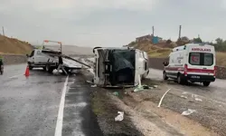 Servis midibüsü devrildi: 14 yaralı
