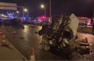 TAG Otoyolu'nda tır 3 araca çarptı, 3 kişi öldü