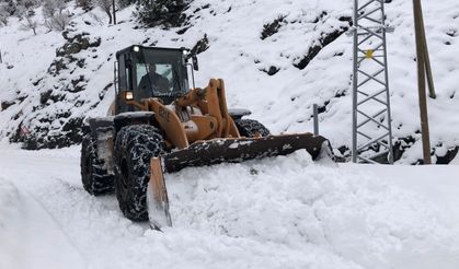 Büyükşehir İlçelerde Karla Mücadele Çalışmalarını Sürdürüyor