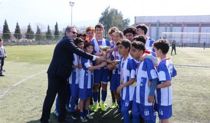 Futbolun şampiyonu Şehit Ömer Halisdemir Ortaokulu