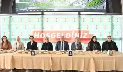 Başkan Mahçiçek’ten ‘AK Kadın’lara duygu dolu veda