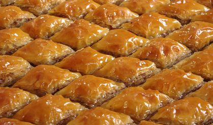 Bayram Baklavası Tarifi Bayram Baklavası Nasıl Yapılır? Ev Yapımı Bayram Baklavası Malzemeleri