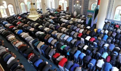 Ramazan Bayramı Namazı Nasıl Kılınır? Kaç Rekat?