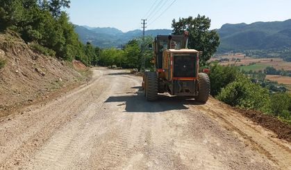 Andırın'da 16 Mahalleye Yol Yatırımı