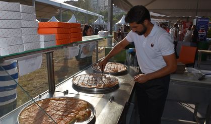 8. Uluslararası Adana Lezzet Festivali ziyaretçilerini ağırlıyor