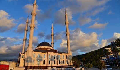 Kumluca'daki "100. Yıl Camisi" ilçe müftülüğüne devredildi