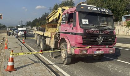 Geri manevra yapan vincin altında kalan işçi ağır yaralandı