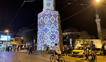 Antalya Kültür Yolu Festivali'nde "Zamanın Hüneri" tarihi Saat Kulesi'ne yansıtıldı