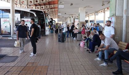 Gaziantep Otogarında Kurban Bayramı Yoğunluğu: Ek Seferler Başladı