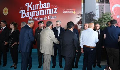 Kahramanmaraş Protokolü Vatandaşlarla Bayramlaştı