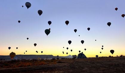 Kapadokya Sonbaharda Büyüledi: Renk Cümbüşü Havadan da Hayran Bıraktı