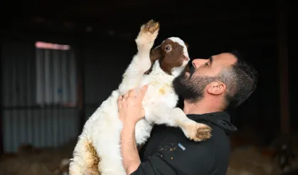 Depremde her şeyini kaybetti, şimdi üretiminin başında