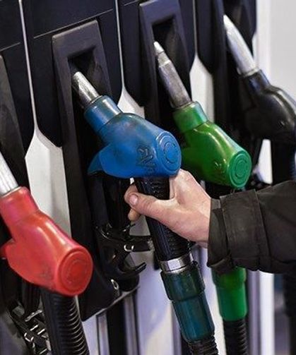 Cuma Günü Motorin 12 TL, Benzin 1 TL Ucuzlayacak! İşte Yeni Fiyatlar