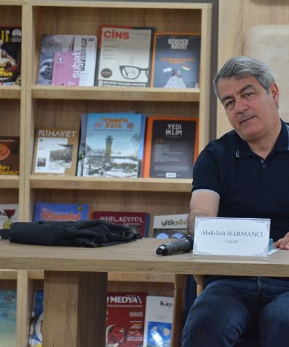 Yazar Harmancı, Türk Edebiyatı’nda Eleştiri Konusunu Ele Aldı