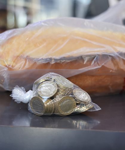 İlginç kampanya! 100 TL bozuk para getirene 2 ekmek hediye