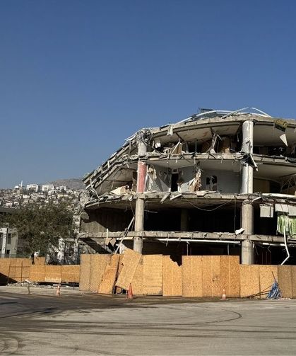 Kahramanmaraş’ta 10 Katlı İş Merkezi Yıkıldı