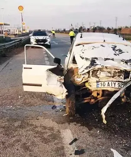 Otomobil, aynı yöne giden otomobile çarptı; 15 yaşındaki Furkan öldü