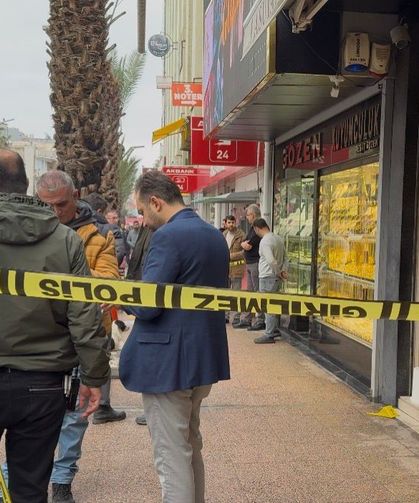 Kuyumcuda Silahlı Soygun: 100 Gram Altın Çalındı