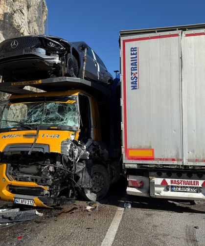 Burdur’da İki Tır Kafa Kafaya Çarpıştı: 1’i Ağır 2 Yaralı