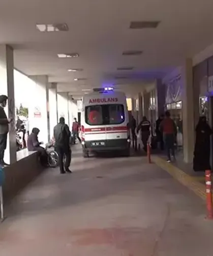 İnşaat alanında oynarken üzerlerine demir profil düşen 2 kardeş öldü