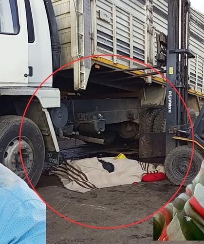 Kamyonun damperinin düşmesiyle iki kişi hayatını kaybetti