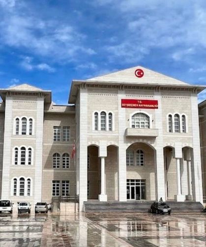 Kaymakamı’nın koruma polisi ve şoförü rüşvet iddiasıyla gözaltında