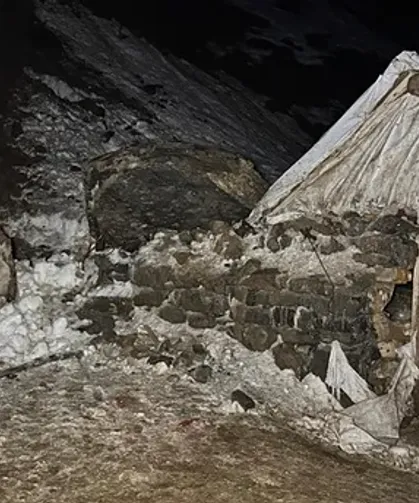 Köy Ağılına Kaya Düştü, 20 Küçükbaş Hayvan Telef Oldu