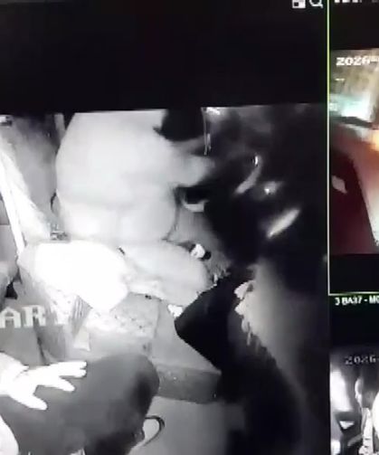 Minibüs yolcuları korku dolu anlar yaşadı: Kaza anı kayıtta