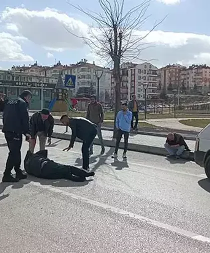 Minibüsün çarptığı yaya 32 metre ileriye fırladı