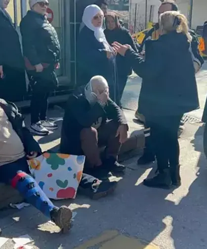 Şoförünün ani fren yaptığı otobüs, yayaya çarptı; toplam 8 yaralı