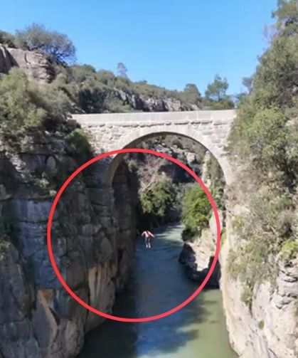 Tarihi Oluk Köprü’de 20 metrelik atlayış kamerada