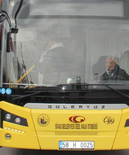 'Toplu taşıma şampiyonu': Yılda 3 bin 365 kullanımla, halk otobüsü kullanma rekoru kırdı