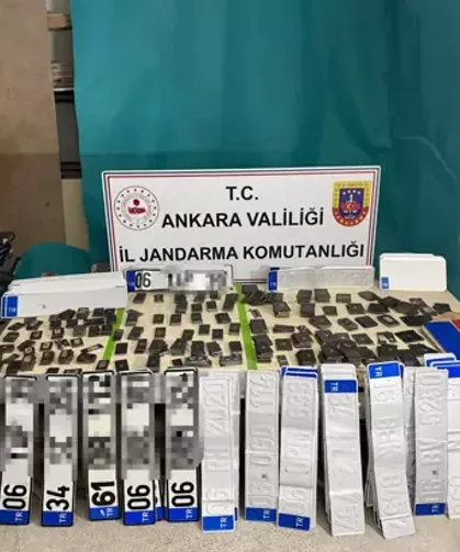 Ankara’da Sahte Plaka Operasyonu: 900 Plaka Ele Geçirildi, 2 Gözaltı