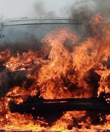 Antalya'da bir hafta önce alınan araç alev alev yandı