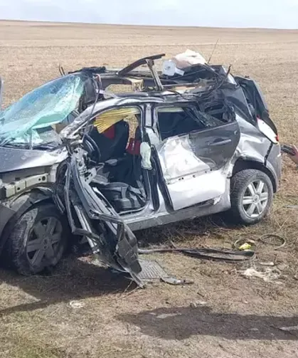 Babasından izinsiz alıp, kuzenleriyle gezintiye çıktığı otomobil TIR’a çarptı: 1 ölü, 3 yaralı