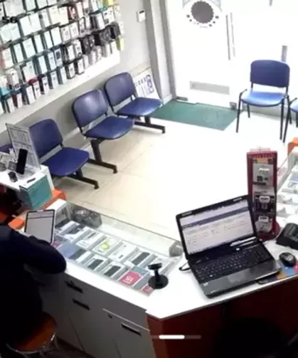 Denizli'de 5.1 büyüklüğündeki deprem kamerada